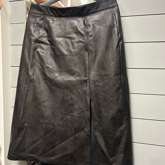SPANX pull on faux leather midi skirt - Picture 3 of 7